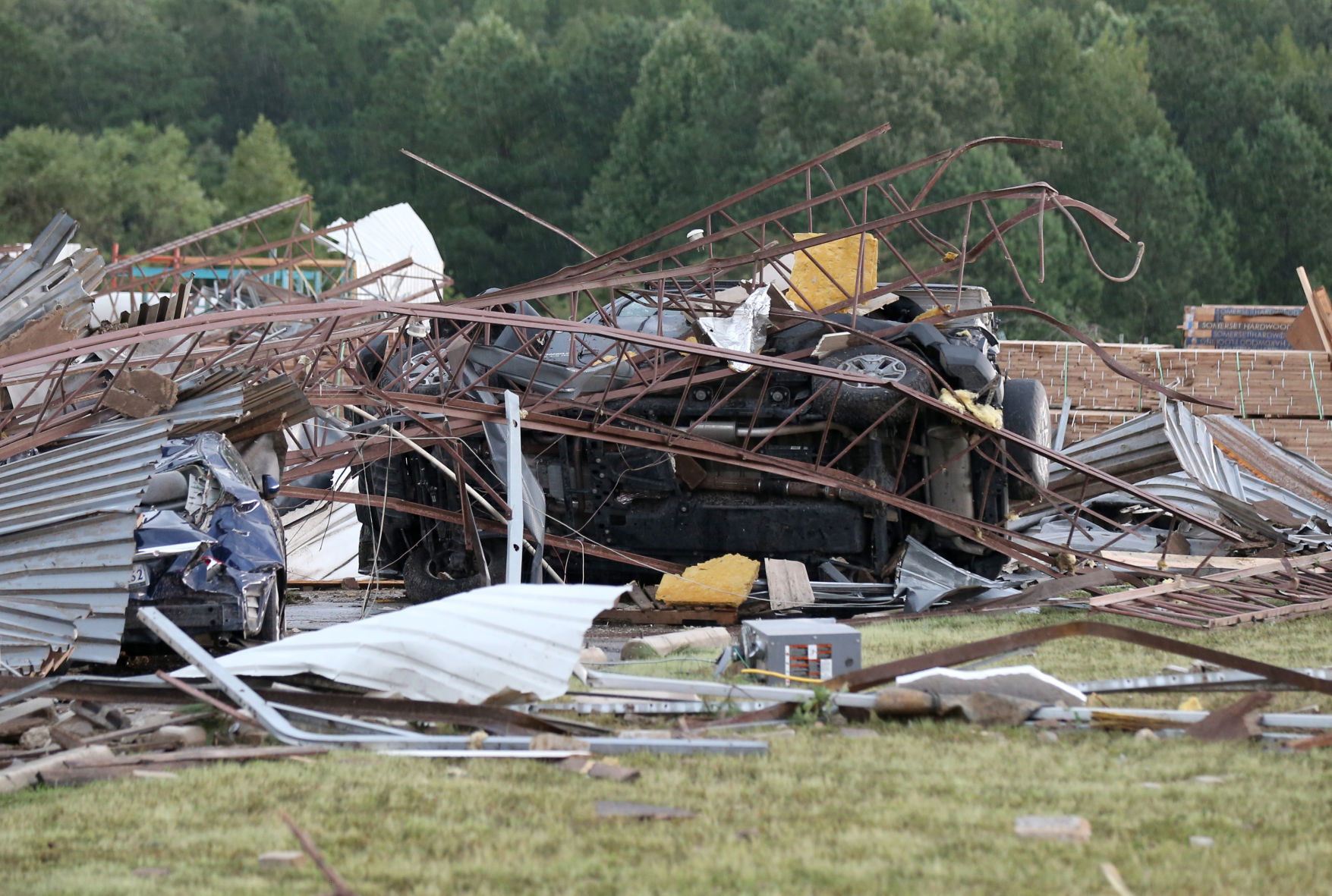 Tornado damages in Chesterfield